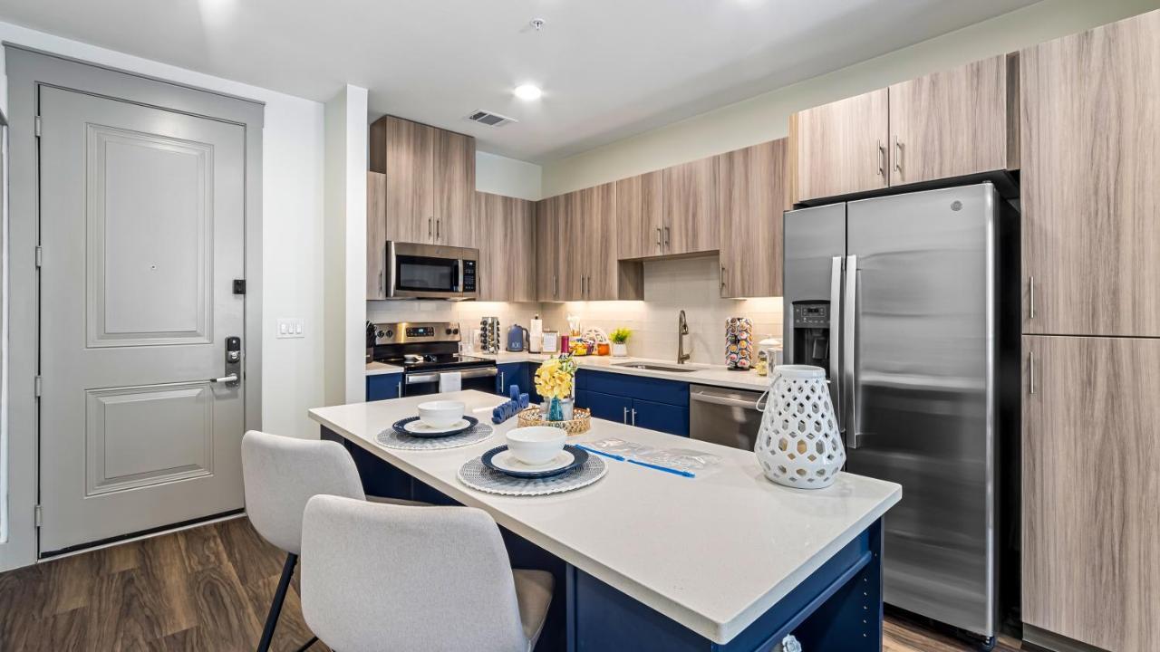 Cozy Retreat-Free Reserved Parking-Pool Addison Extérieur photo