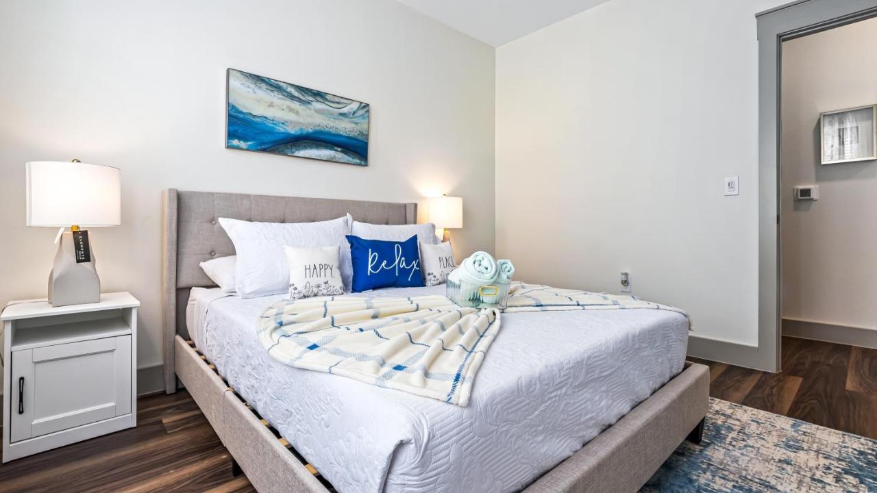 Cozy Retreat-Free Reserved Parking-Pool Addison Extérieur photo