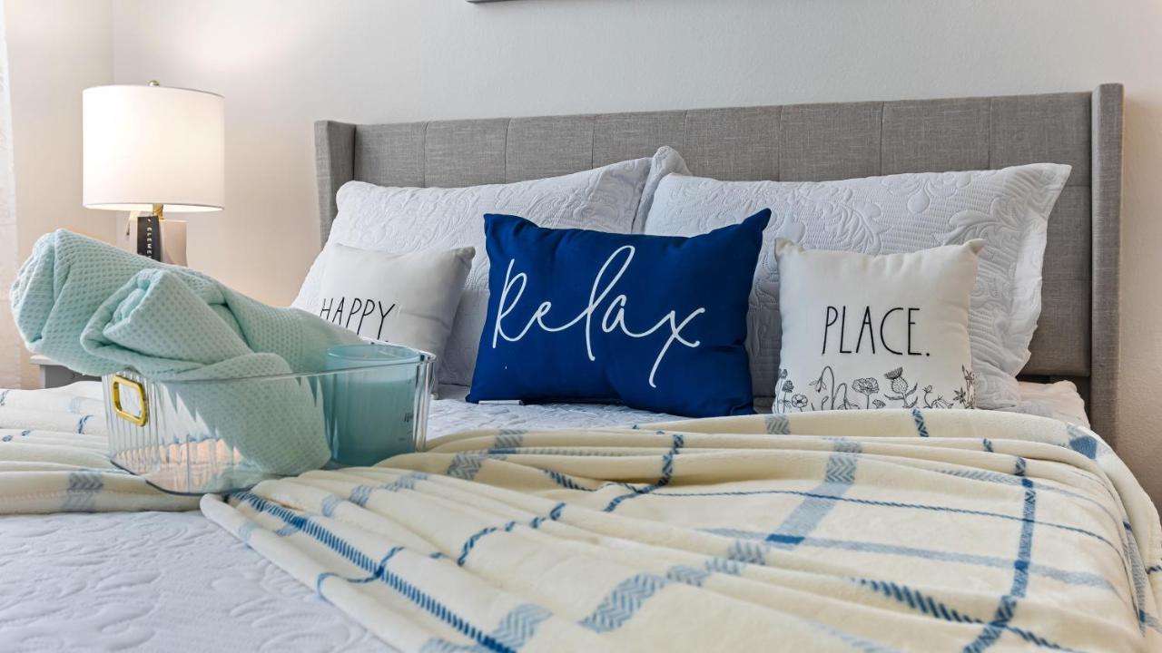 Cozy Retreat-Free Reserved Parking-Pool Addison Extérieur photo