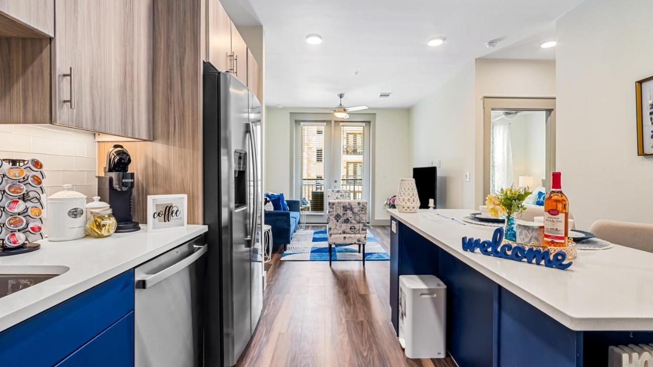 Cozy Retreat-Free Reserved Parking-Pool Addison Extérieur photo