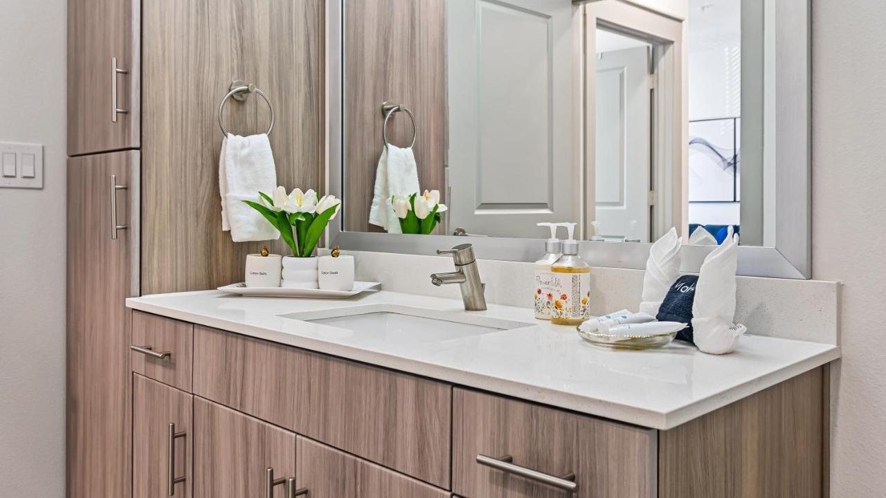 Cozy Retreat-Free Reserved Parking-Pool Addison Extérieur photo