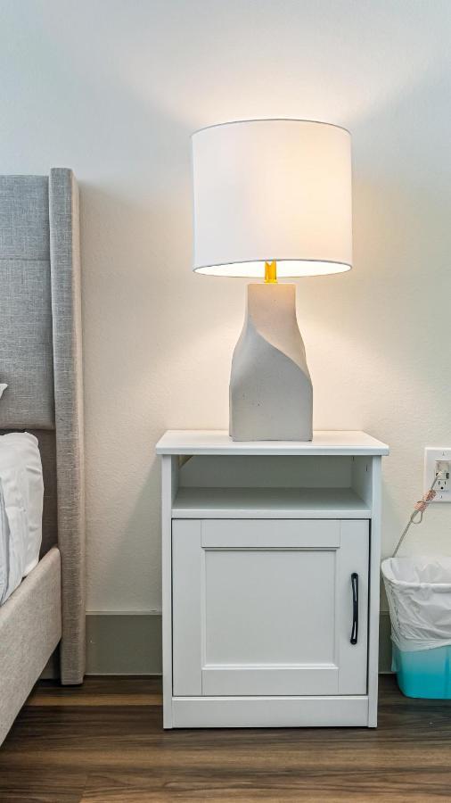 Cozy Retreat-Free Reserved Parking-Pool Addison Extérieur photo